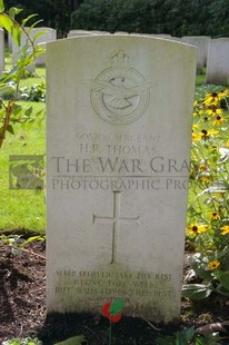 Heverlee War Cemetery - Thomas, Herbert Percival